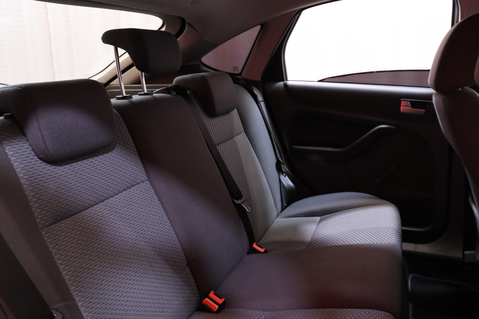 Ford - Focus - 4D FOCUS HATCHBACK 1.6-DA3/264 // MYYDÄÄN HUUTOKAUPAT.COM ! // - Viistoperä