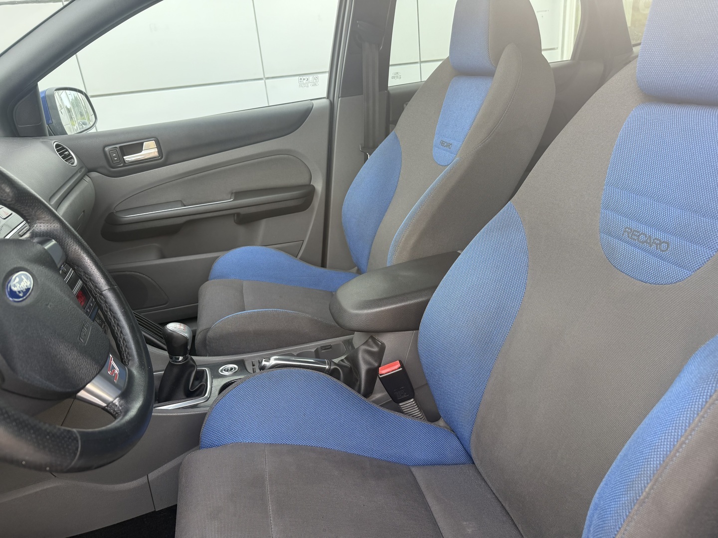 Ford - Focus - 2,5 225 hv ST60 M6 5-ovinen - Viistoperä