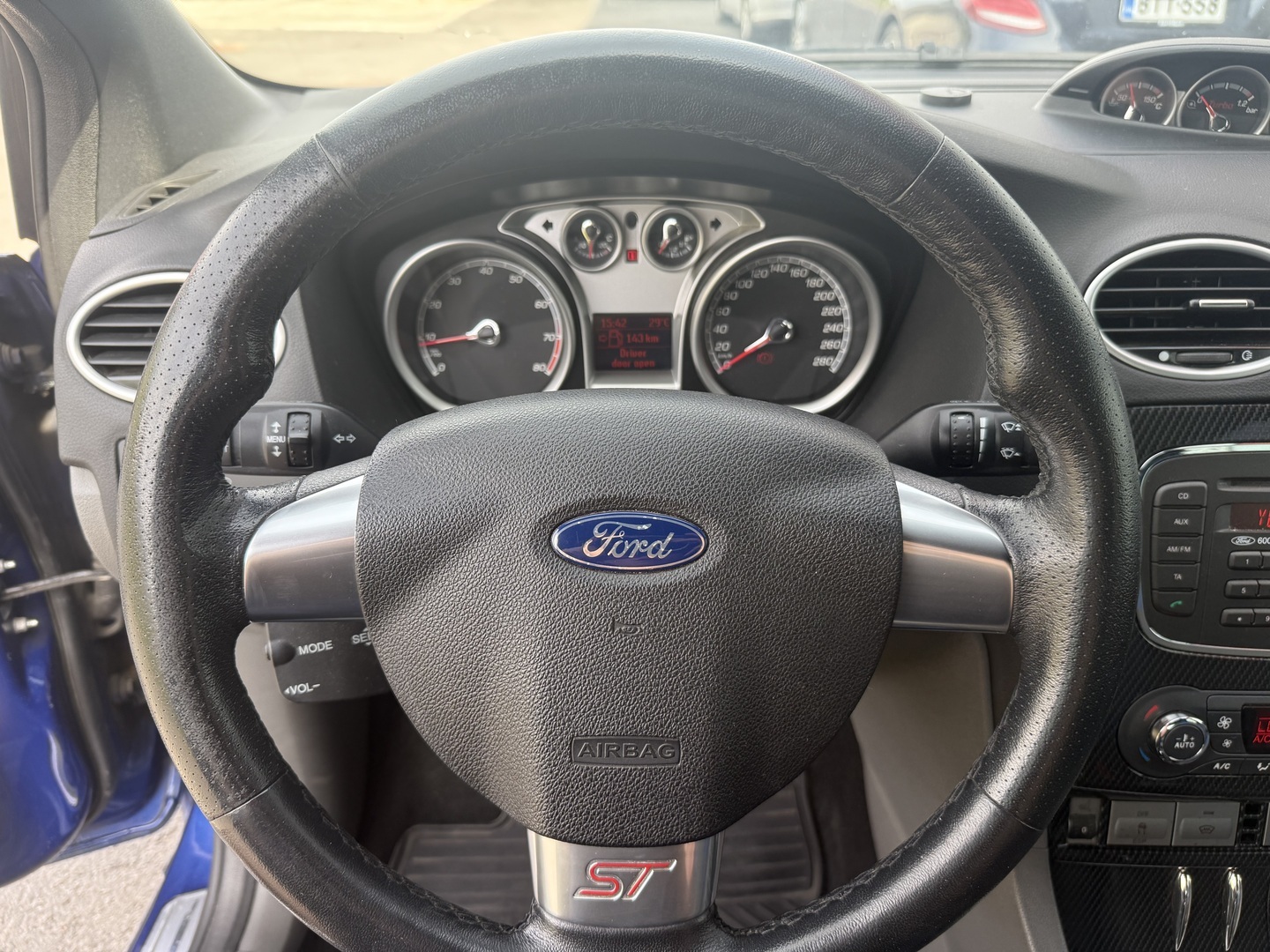Ford - Focus - 2,5 225 hv ST60 M6 5-ovinen - Viistoperä
