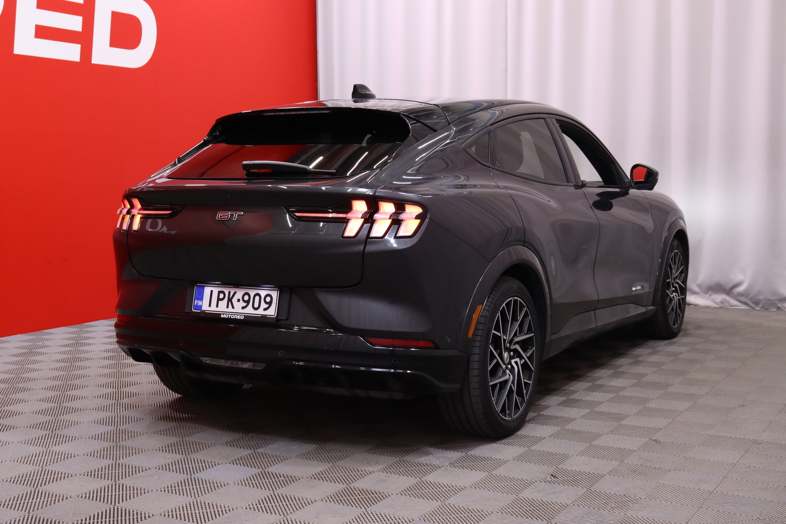 Ford - Mustang Mach-E - 98kWh 487hv A1 AWD GT Launch Edition // Suomi-auto / B&O / Panorama / 360-kamera / Koukku / ACC / Magneride-iskarit // - Maastoauto