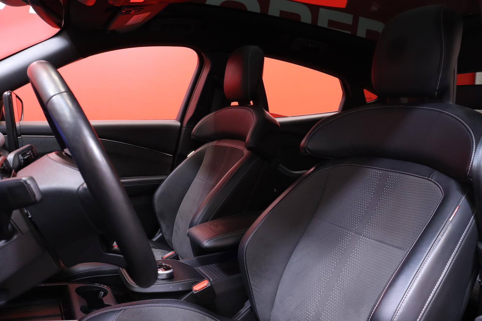 Ford - Mustang Mach-E - 98kWh 487hv A1 AWD GT Launch Edition // Suomi-auto / B&O / Panorama / 360-kamera / Koukku / ACC / Magneride-iskarit // - Maastoauto