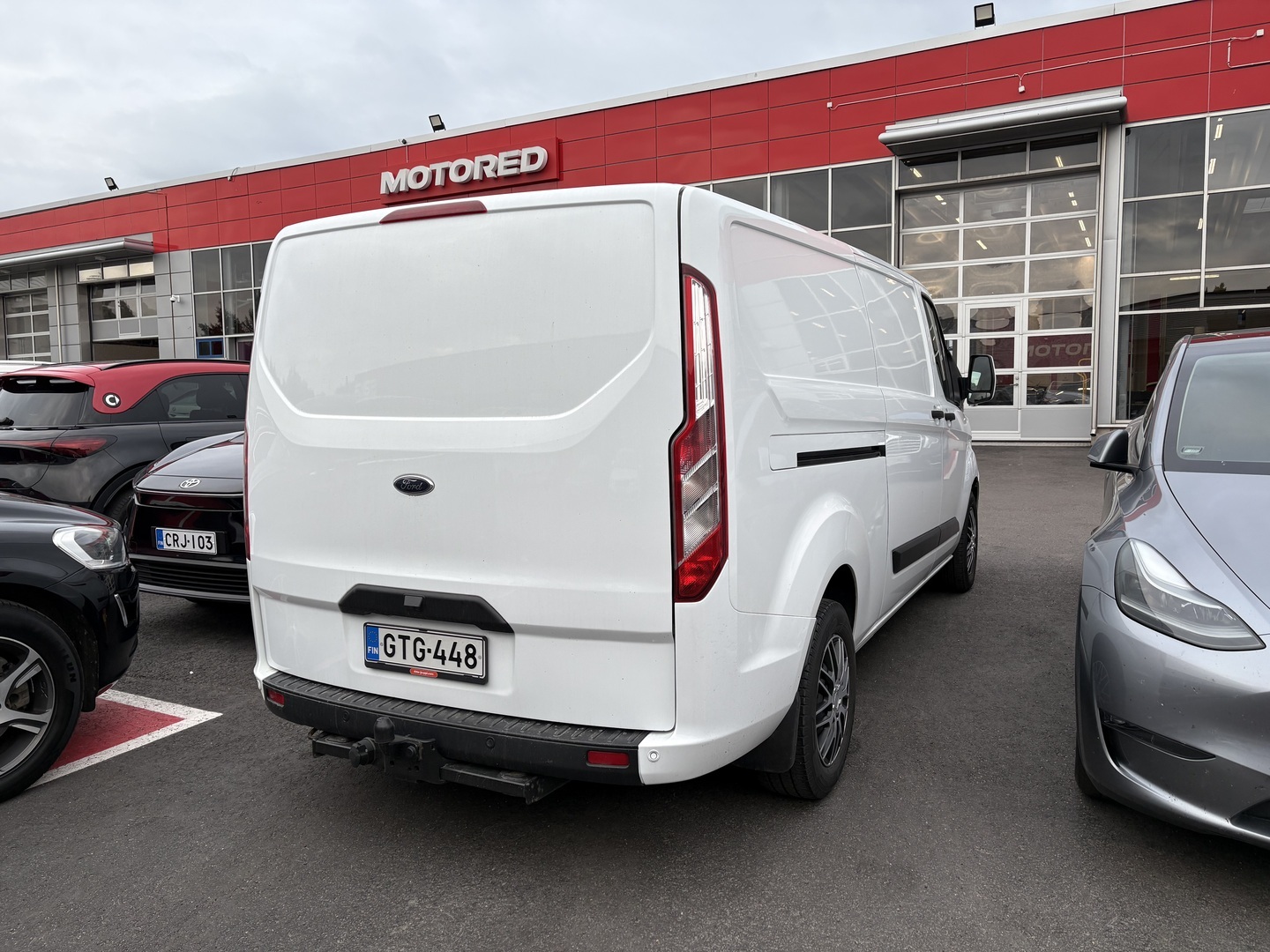 Ford - Transit Custom - 320 2,0TDCi 130 hv M6 Etuveto Trend Van N1 L2H1 **2-om Suomi-auto / Läpijuostava / Webasto / Koukku** - Pakettiauto