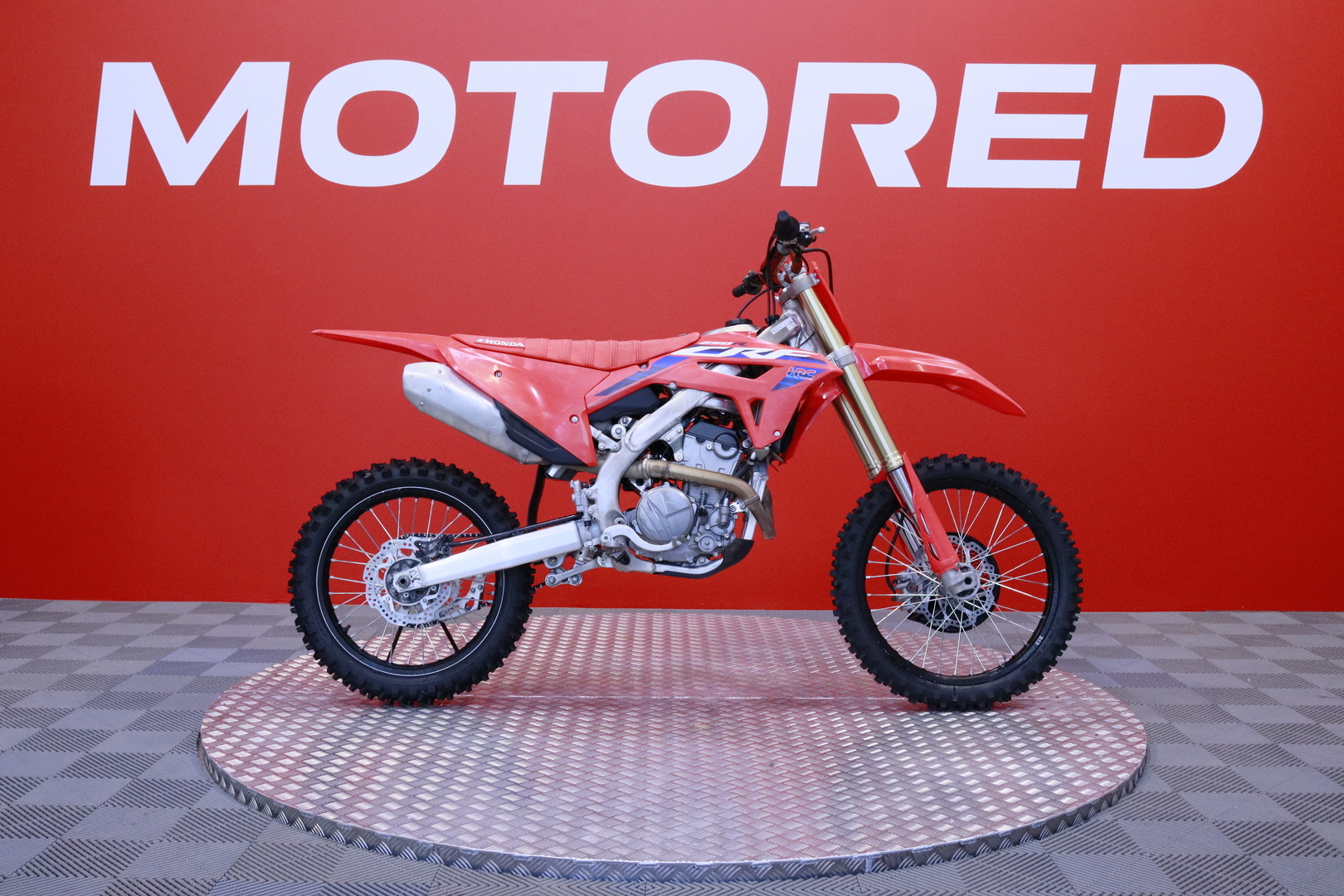 HONDA - CRF - 250 R // Myydään Huutokaupat.com / 1. om. / 20h / Hyvin huollettu / Uudet renkaat // - Moottoripyörä
