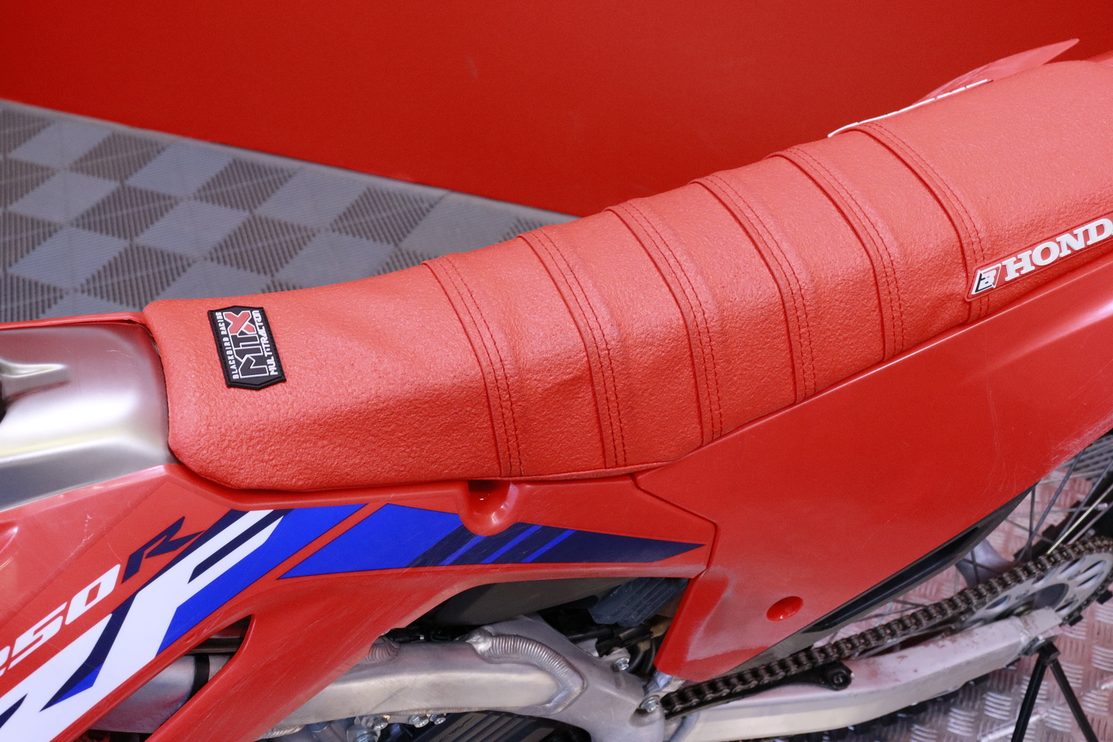 HONDA - CRF - 250 R // Myydään Huutokaupat.com / 1. om. / 20h / Hyvin huollettu / Uudet renkaat // - Moottoripyörä