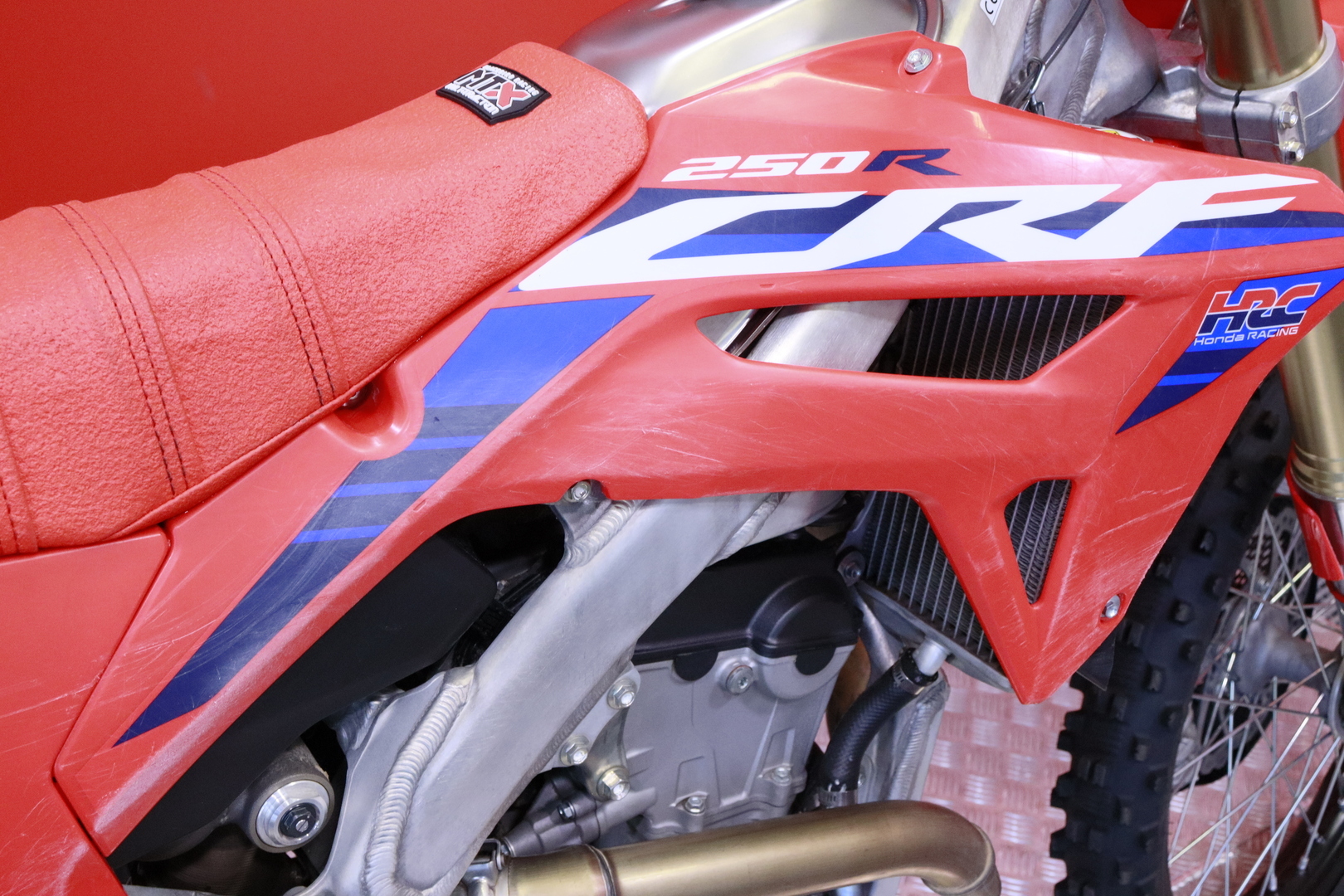 HONDA - CRF - 250 R // Myydään Huutokaupat.com / 1. om. / 20h / Hyvin huollettu / Uudet renkaat // - Moottoripyörä