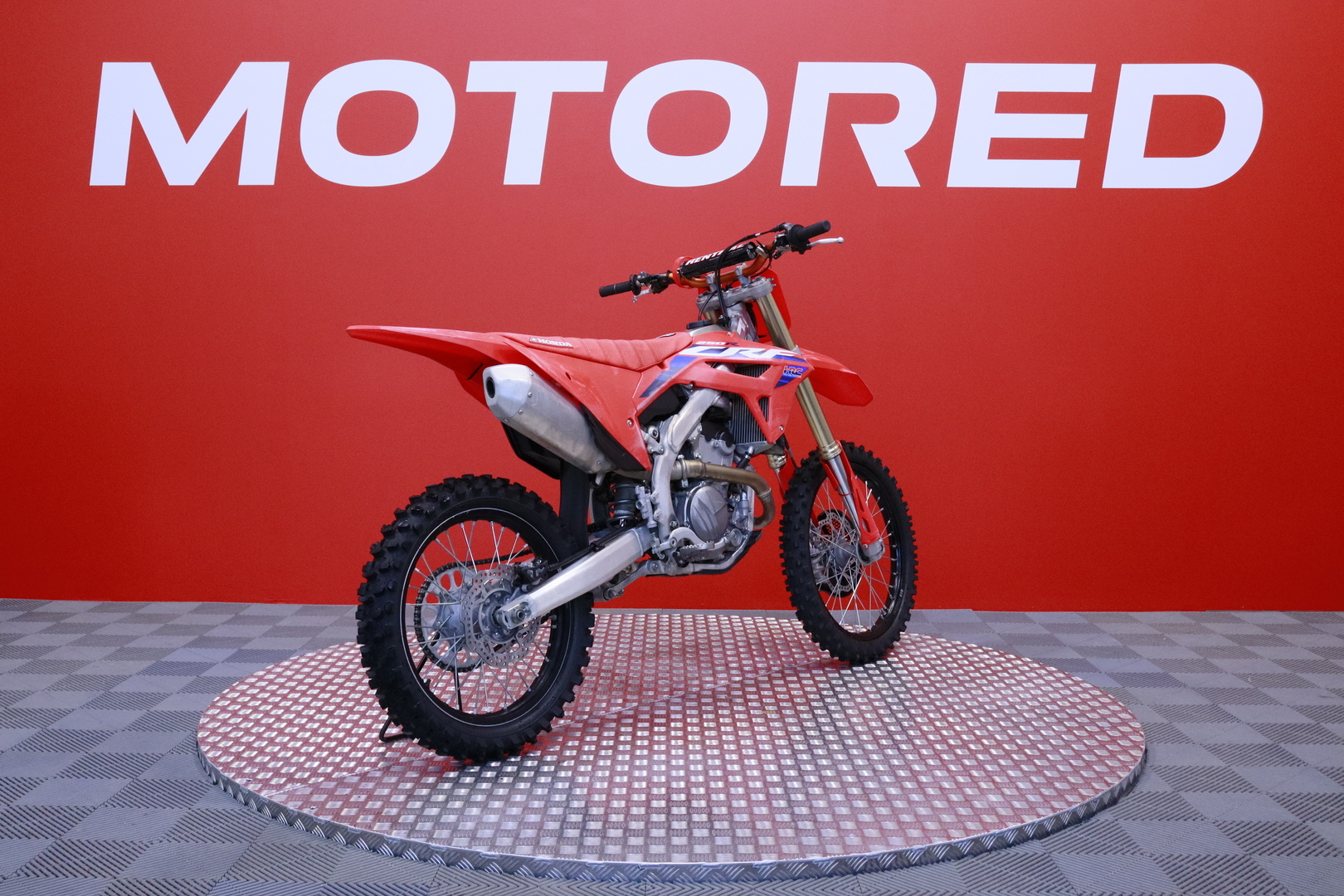 HONDA - CRF - 250 R // Myydään Huutokaupat.com / 1. om. / 20h / Hyvin huollettu / Uudet renkaat // - Moottoripyörä