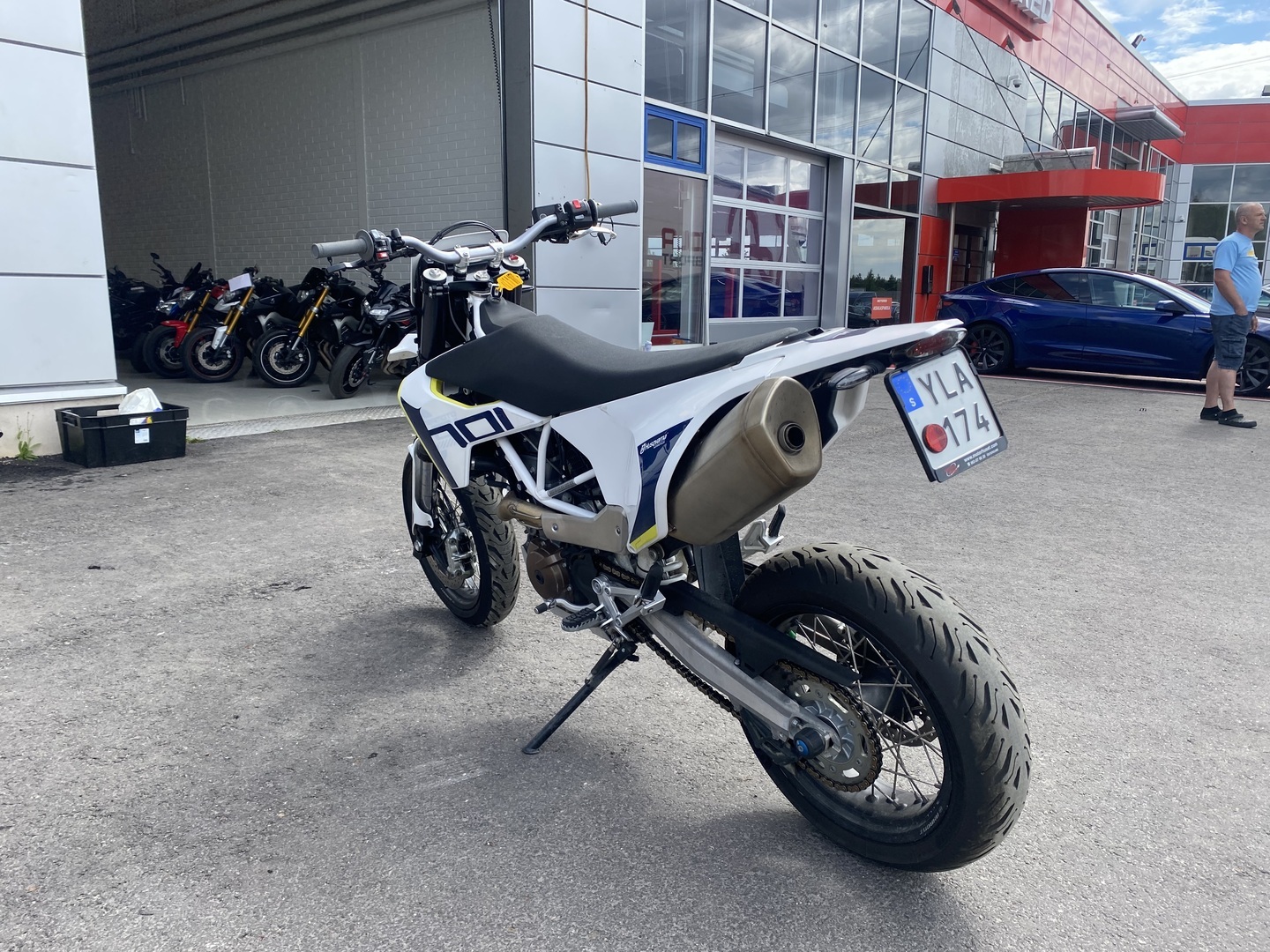 HUSQVARNA - 701 - Supermoto // Juuri saapunut / Uudet renkaat // - Moottoripyörä