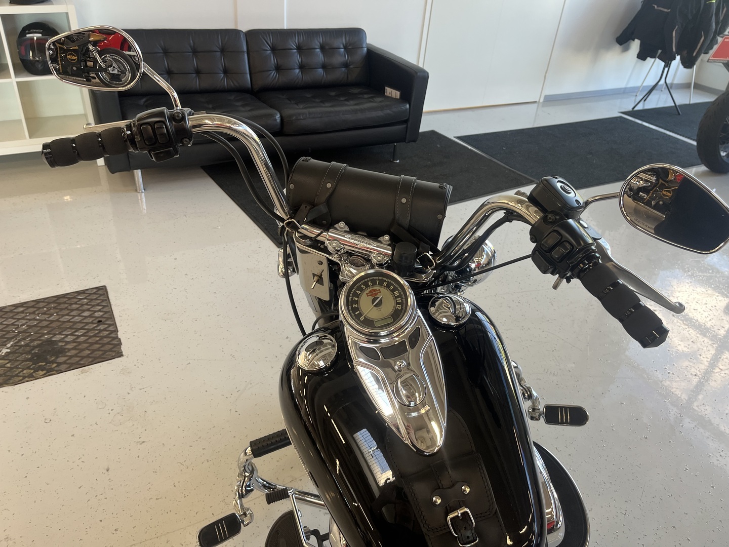 Harley-Davidson - SOFTAIL - FLSTC Heritage Softail Classic // Juuri Saapunut / Screamin Eagle / sivulaukut / kaatumaraudat // - Moottoripyörä