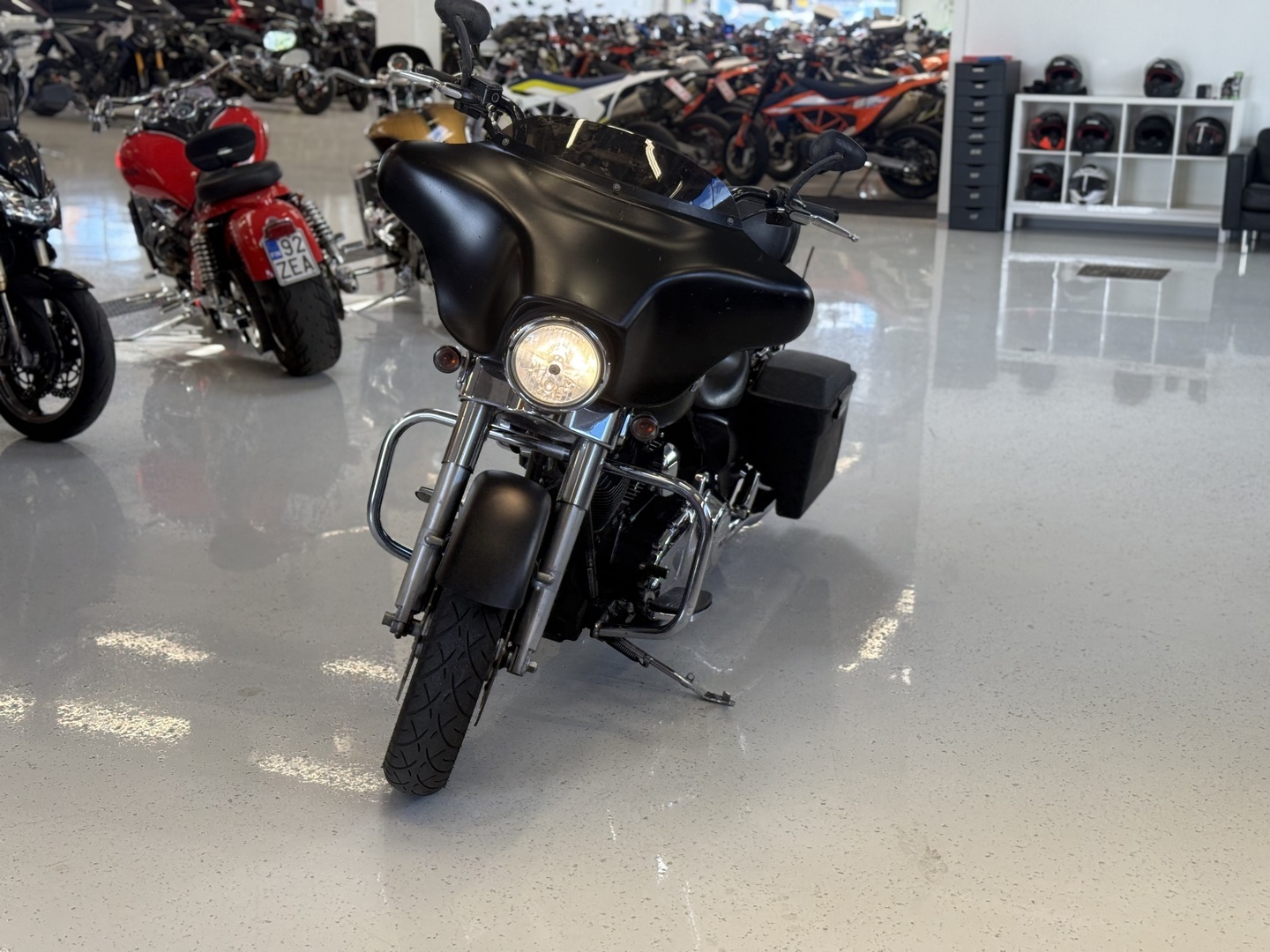 Harley-Davidson - TOURING - FLHX Street Glide // Juuri saapunut / Suomi-pyörä / V&H / Vakkari / Radio // - Moottoripyörä