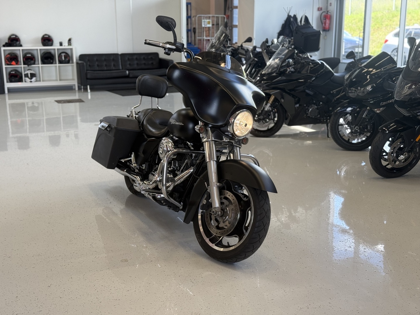 Harley-Davidson - TOURING - FLHX Street Glide // Juuri saapunut / Suomi-pyörä / V&H / Vakkari / Radio // - Moottoripyörä