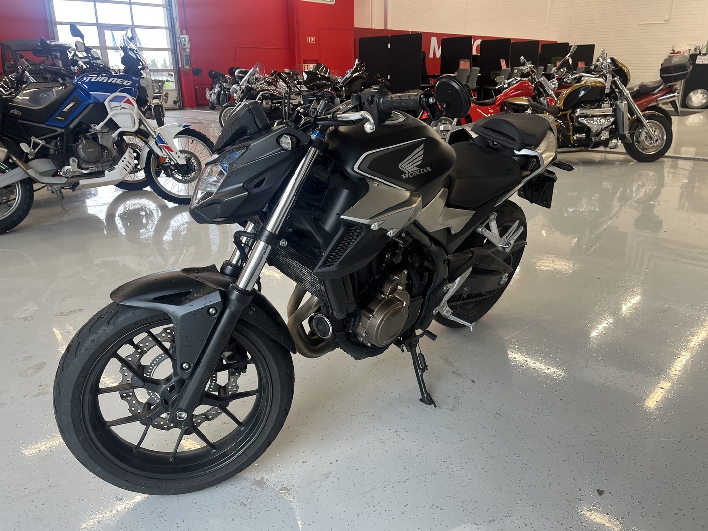 Honda - CB - 500 F // Juuri saapunut! / MIVV putkisto / huoltokirja / A2-pyörä // - Moottoripyörä