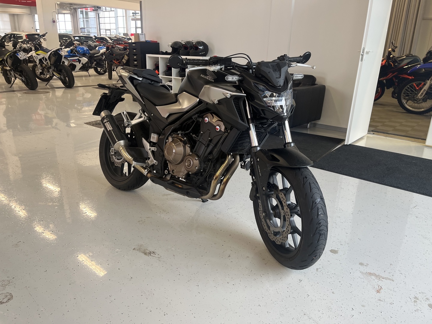 Honda - CB - 500 F // Juuri saapunut! / MIVV putkisto / huoltokirja / A2-pyörä // - Moottoripyörä