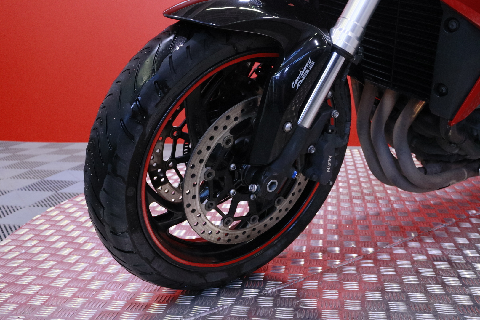 Honda - CB - 1000R // Suomi-pyörä / Kahvanlämppärit / Huoltokirja / Akrapovic // - Moottoripyörä