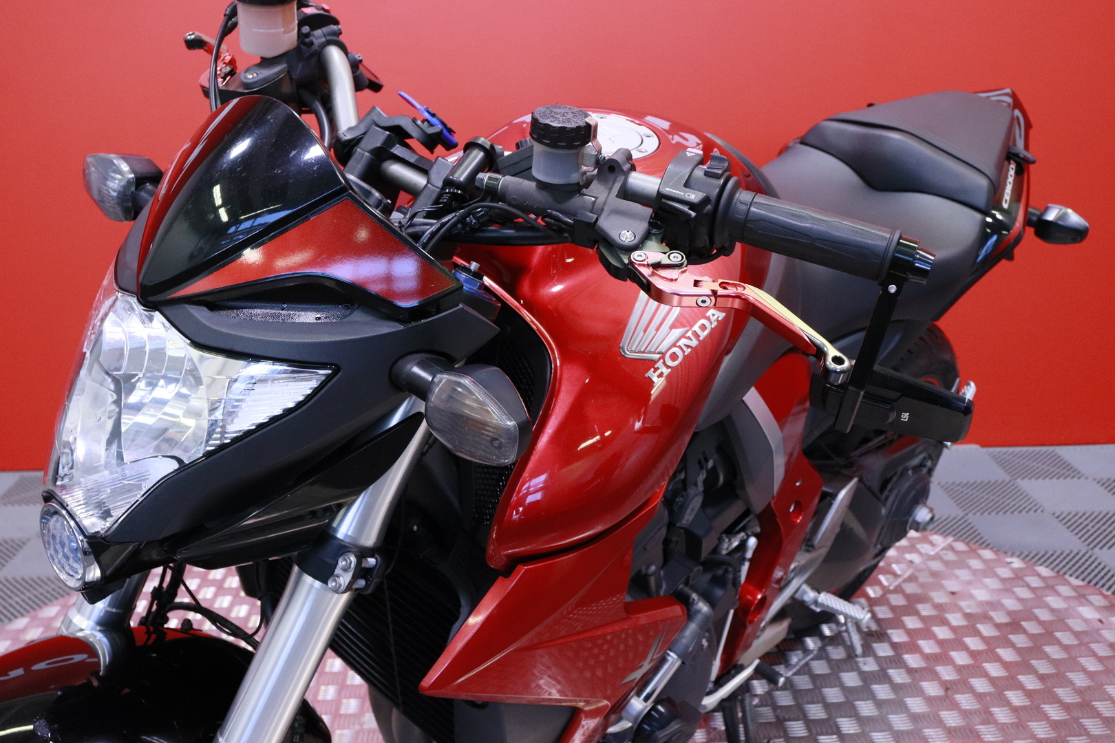 Honda - CB - 1000R // Suomi-pyörä / Kahvanlämppärit / Huoltokirja / Akrapovic // - Moottoripyörä