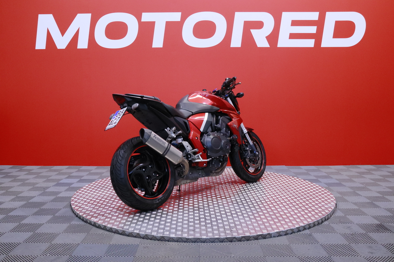 Honda - CB - 1000R // Suomi-pyörä / Kahvanlämppärit / Huoltokirja / Akrapovic // - Moottoripyörä