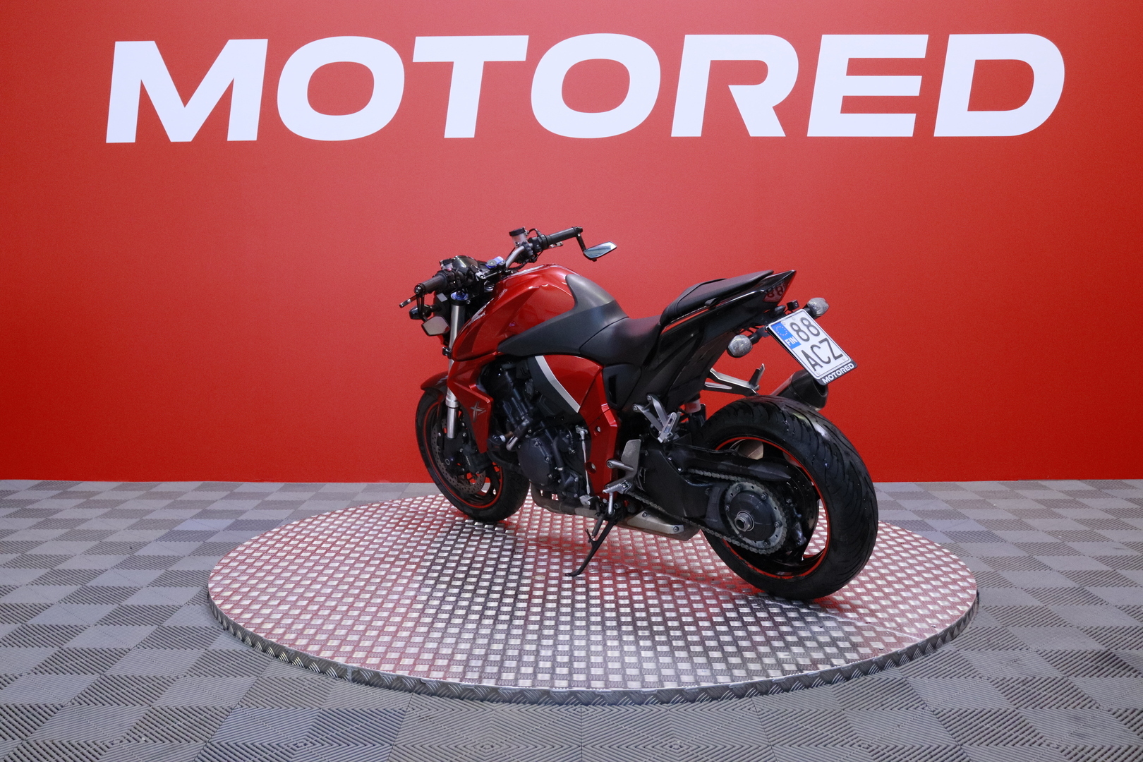 Honda - CB - 1000R // Suomi-pyörä / Kahvanlämppärit / Huoltokirja / Akrapovic // - Moottoripyörä