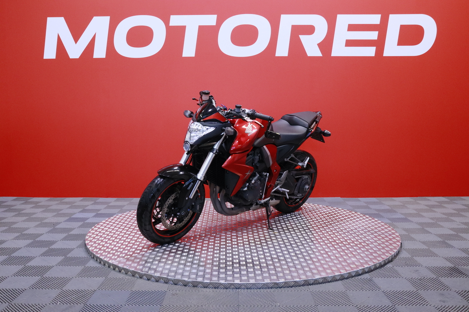 Honda - CB - 1000R // Suomi-pyörä / Kahvanlämppärit / Huoltokirja / Akrapovic // - Moottoripyörä