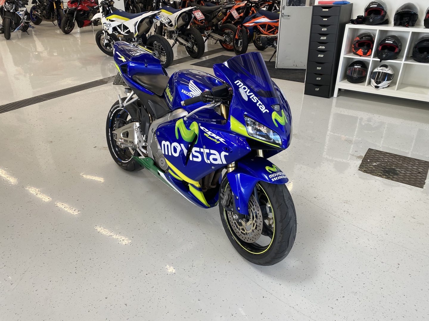 Honda - CBR - 600 RR // Suomi-pyörä / Todella siisti! / Yoshimura / Ducktail // - Moottoripyörä