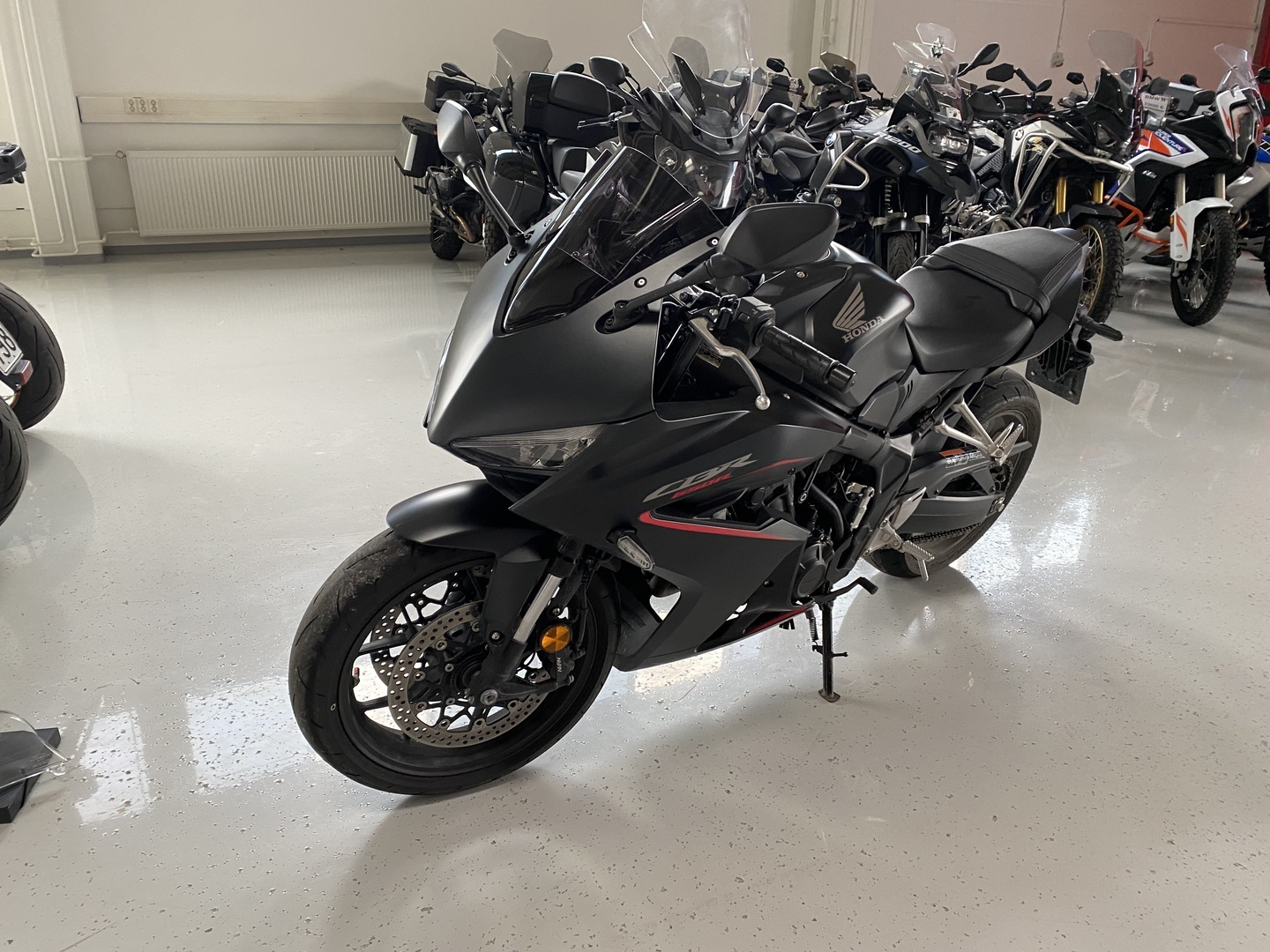 Honda - CBR - 650 R // Suomi-pyörä / Shifter / Huoltokirja / E-Clutch // - Moottoripyörä