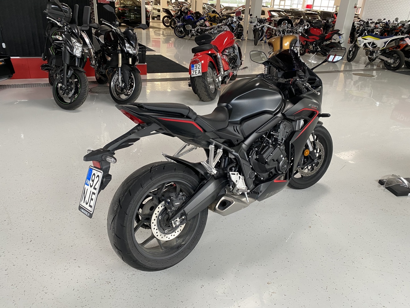 Honda - CBR - 650 R // Suomi-pyörä / Shifter / Huoltokirja / E-Clutch // - Moottoripyörä