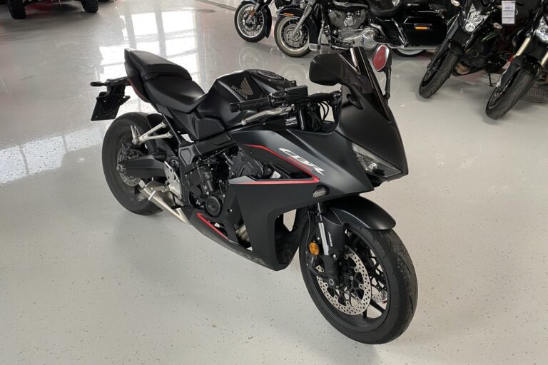 Honda - CBR - 650 R // Suomi-pyörä / Shifter / Huoltokirja / E-Clutch // - Moottoripyörä
