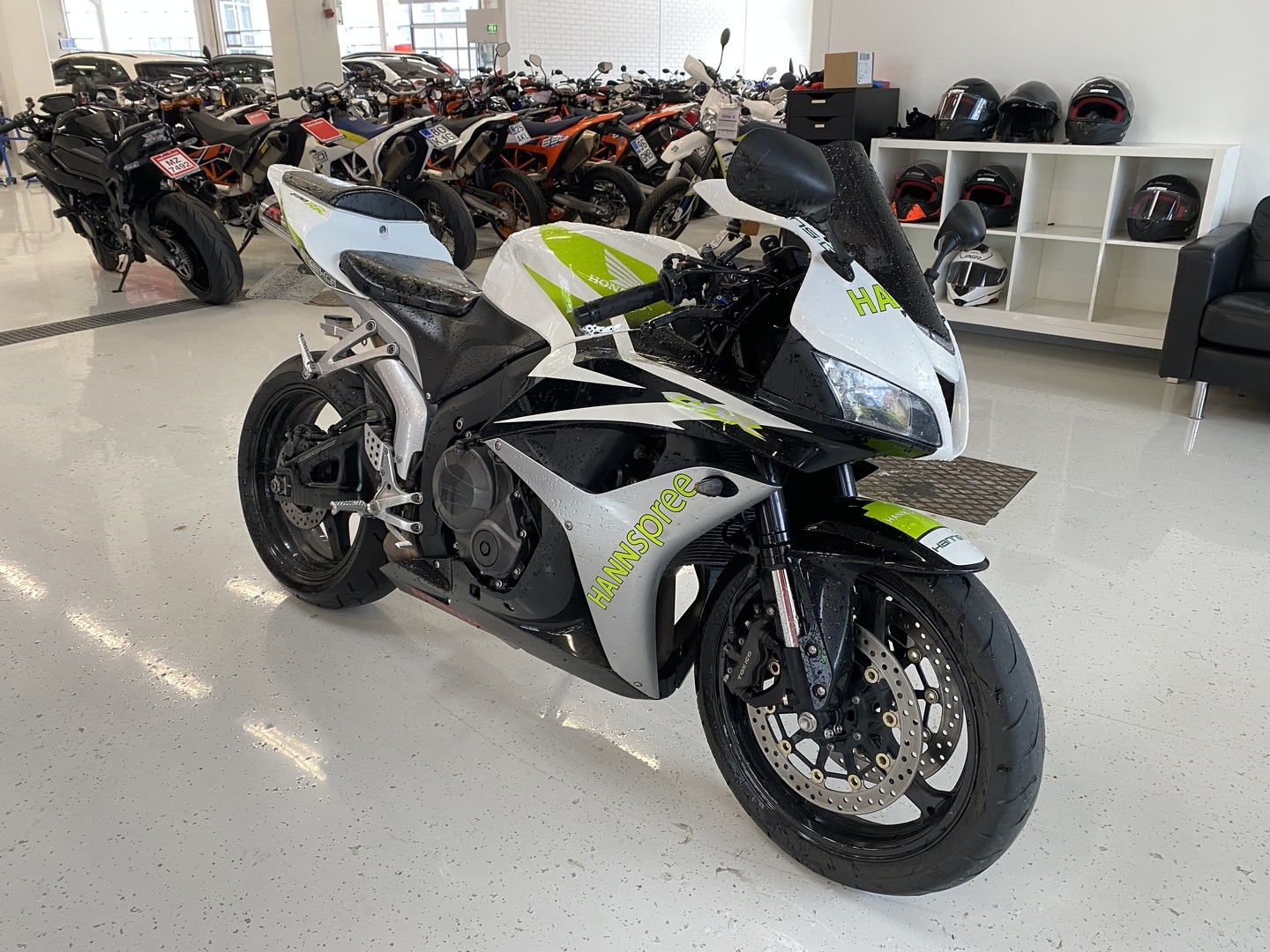 Honda - CBR - 600RR // Juuri saapunut! / Suomipyörä / Dominator / 25kw // - Moottoripyörä