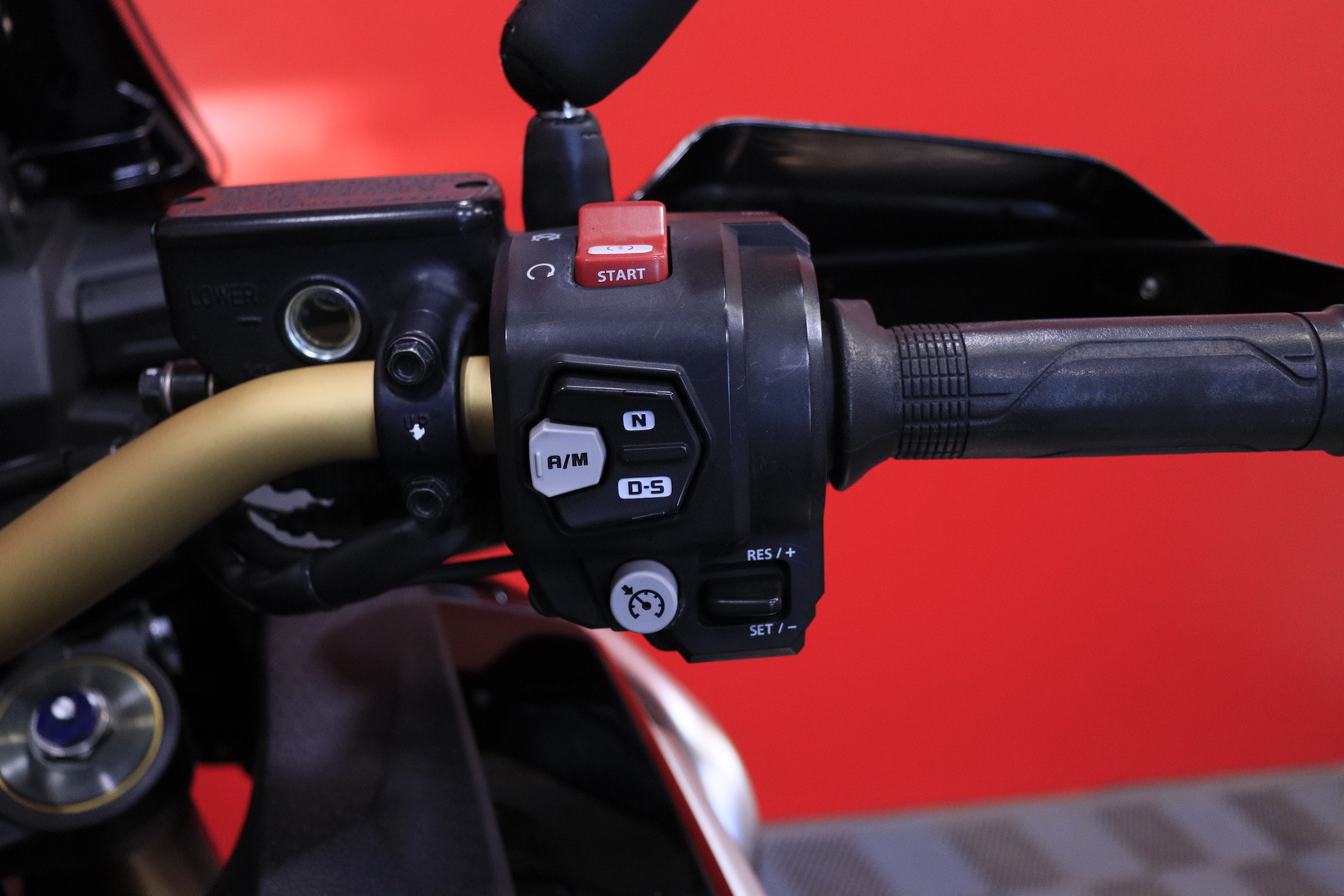 Honda - CRF - 1100L Africa twin DCT // Juuri saapunut / 3x laukut / Kaatumaraudat / Suomi-pyörä / Huoltokirja // - Moottoripyörä