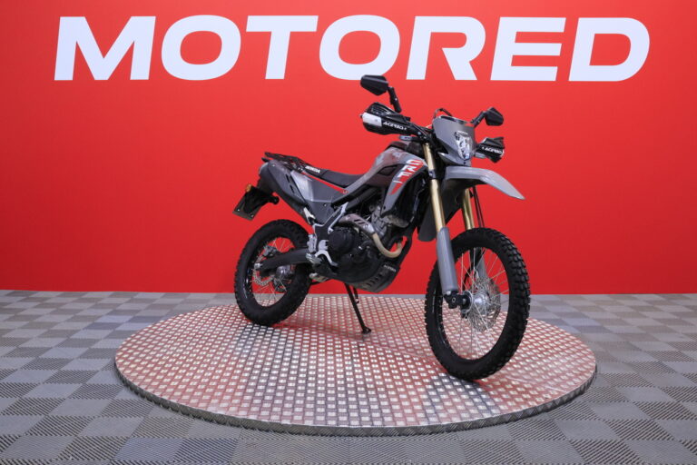 Honda - CRF - 300L // Juuri saapunut! / Suomi-pyörä / Vaihdenäyttö / Taakkateline // - Moottoripyörä