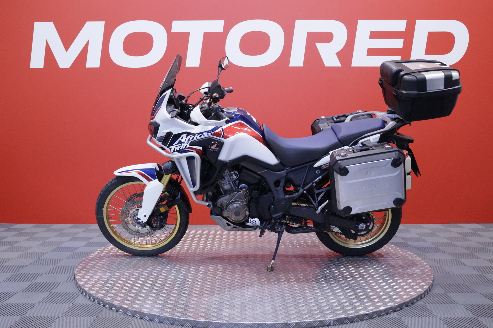 Honda - CRF - 1000L Africa Twin // DCT-automaatti / 3x laukut / Kaatumaraudat / Lisävalot // - Moottoripyörä