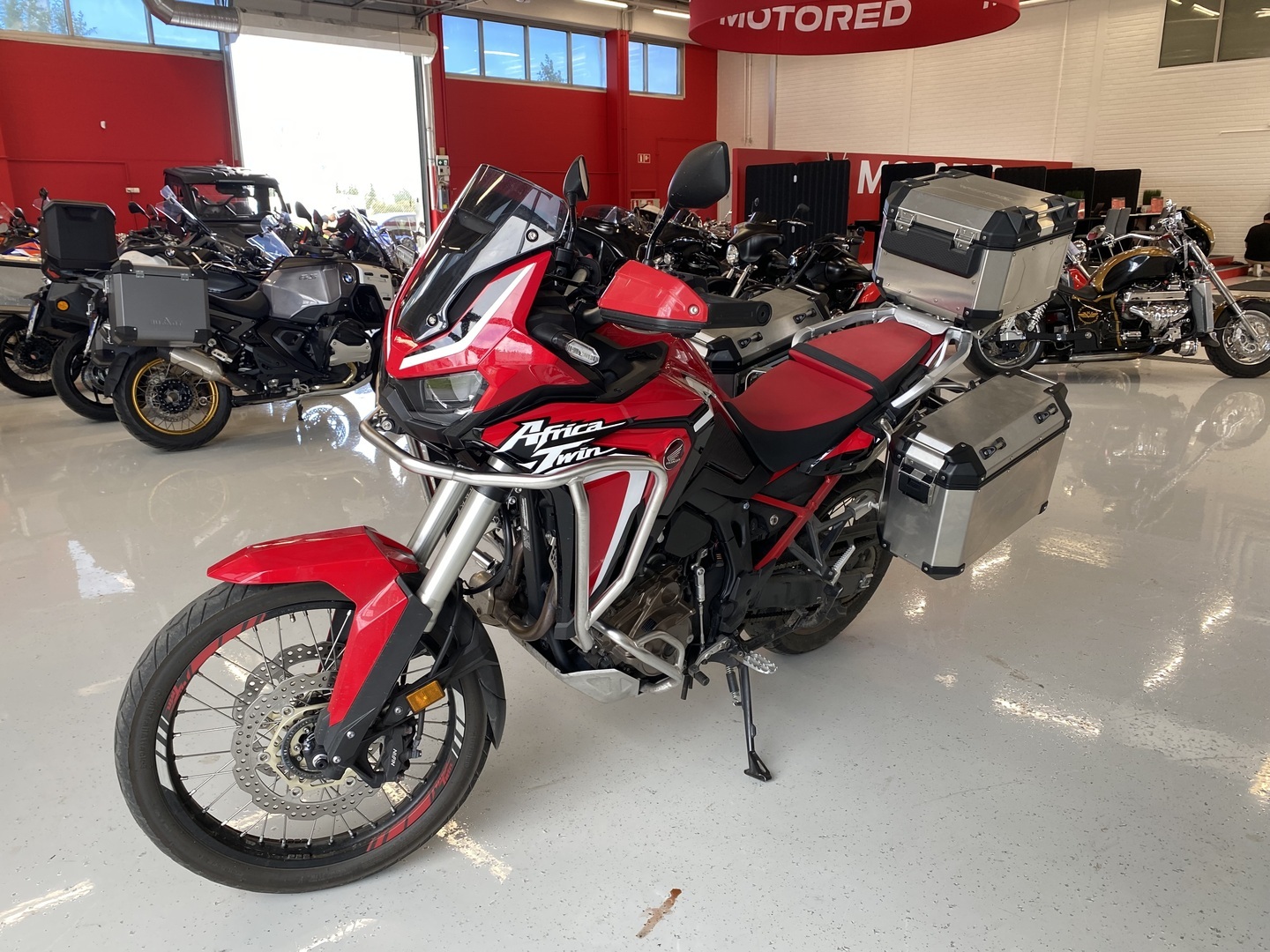 Honda - CRF - 1100L Africa Twin // Juuri saapunut! / 2. om. / Huoltokirja / 4x laukut // - Moottoripyörä
