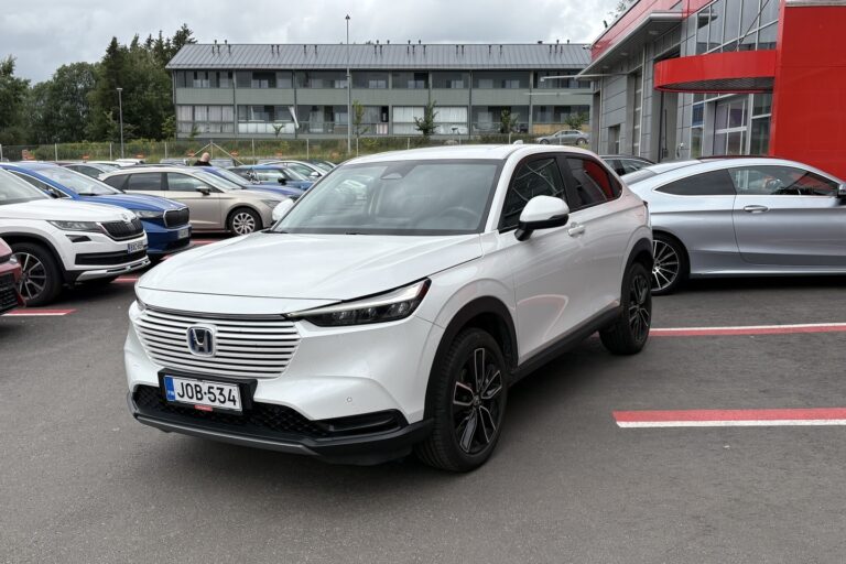 Honda - HR-V - 1.5 Hybrid Elegance - Tila-auto