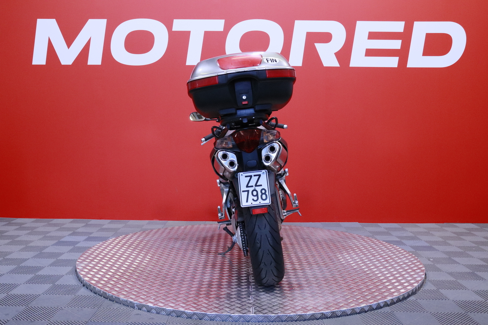 Honda - VFR - 800 VTEC // Suomi-pyörä / Takalaukku / Kahvanlämmittimet // - Moottoripyörä