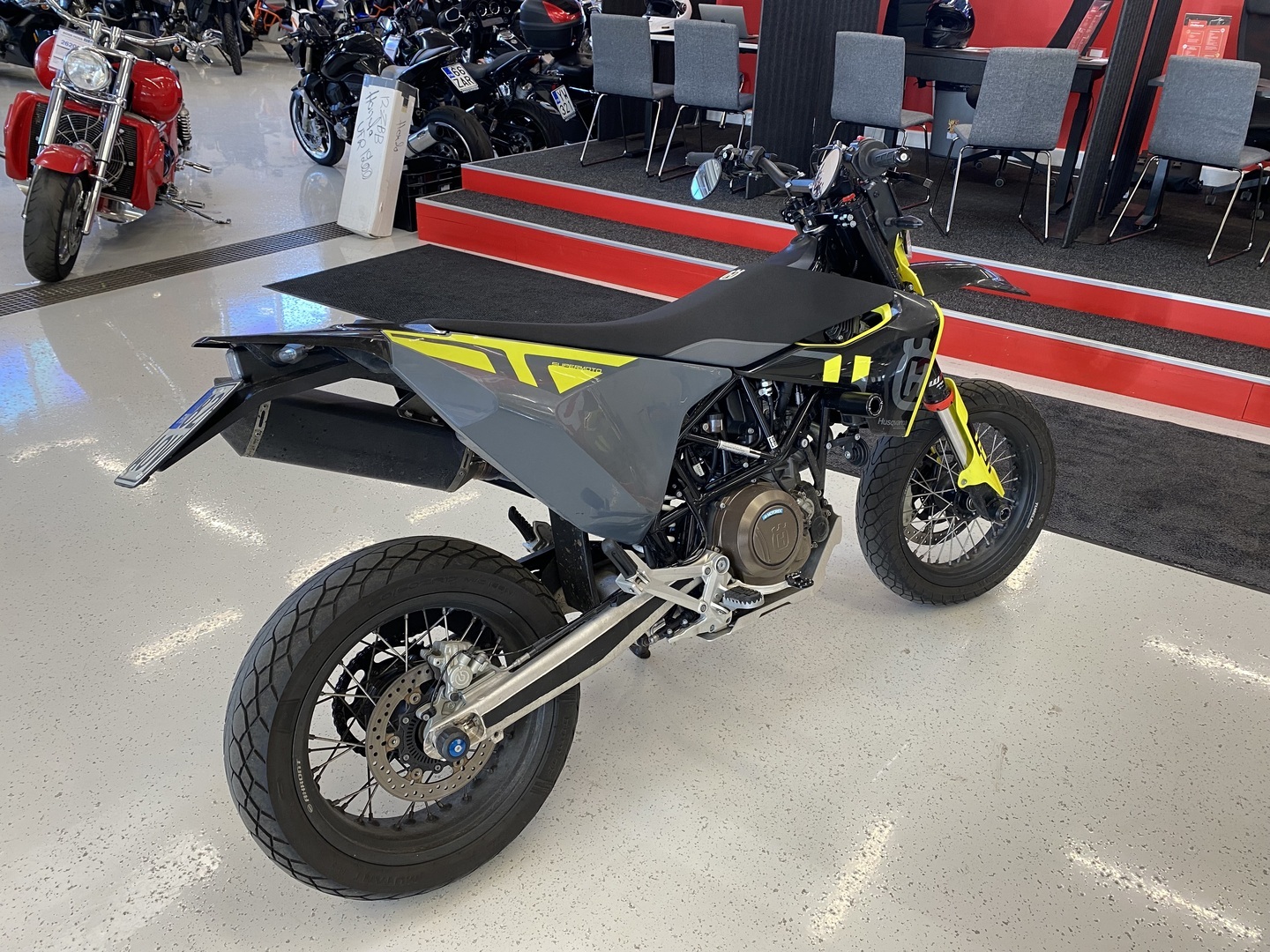 Husqvarna - 701 - Supermoto // Juuri saapunut! / Suomipyörä / Remus / Siisti! // - Moottoripyörä