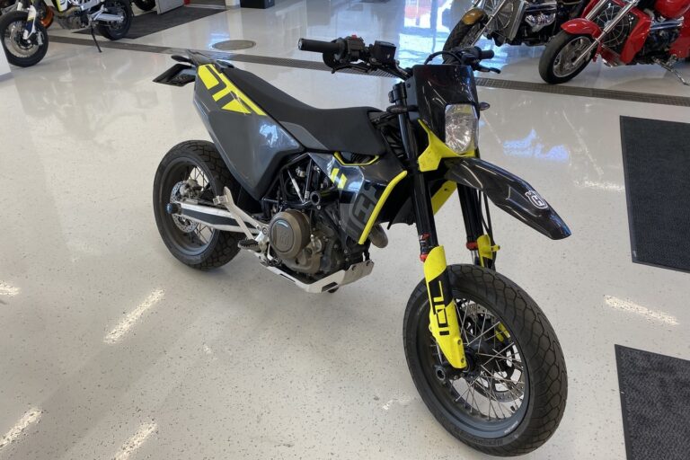 Husqvarna - 701 - Supermoto // Juuri saapunut! / Suomipyörä / Remus / Siisti! // - Moottoripyörä