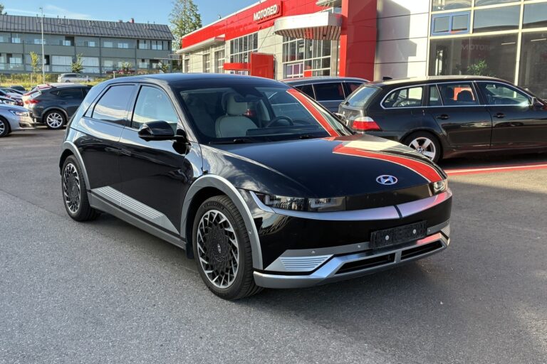 Hyundai - IONIQ 5 - 77 kWh 325 hv AWD Premium - Maastoauto