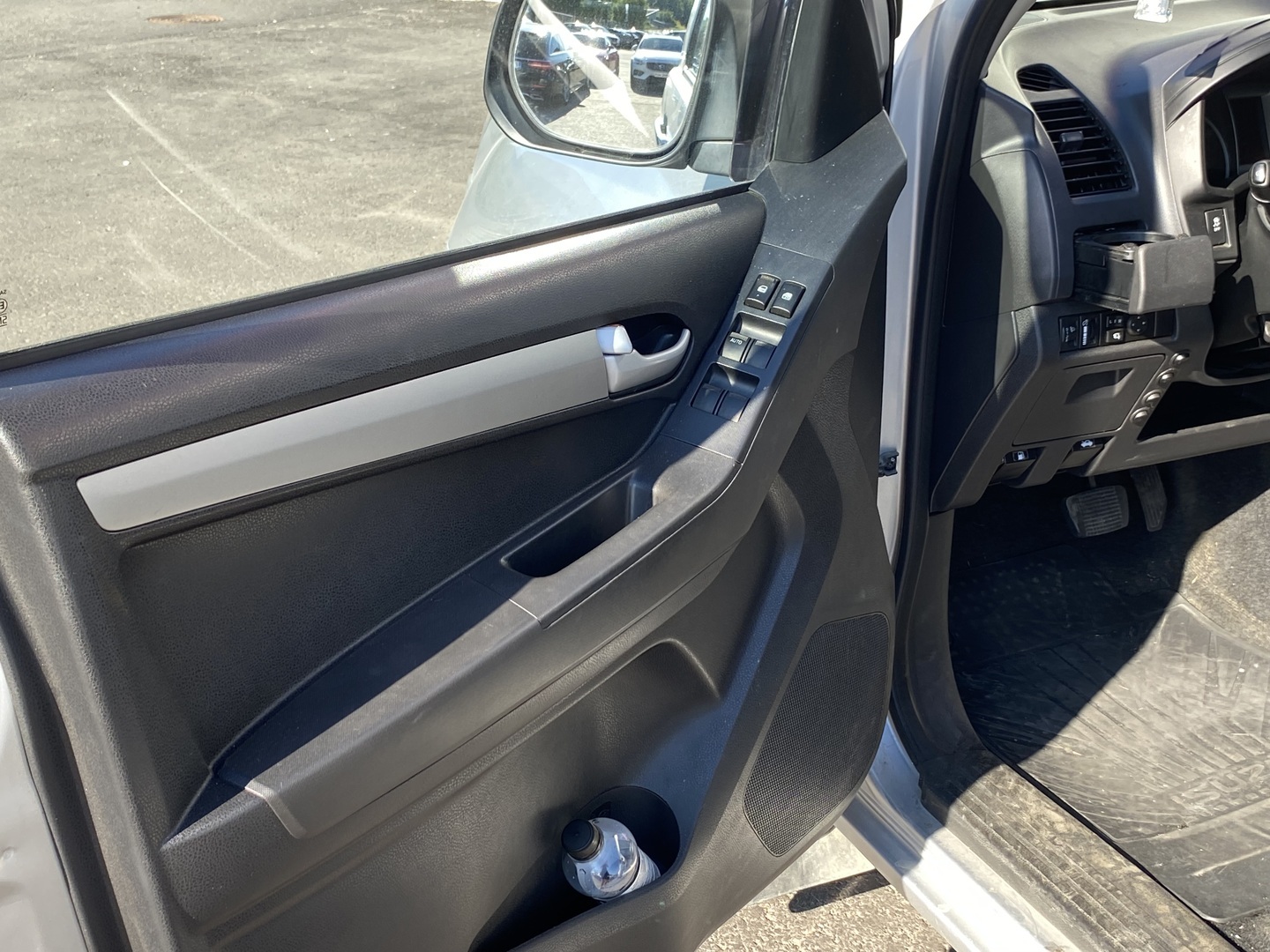 Isuzu - D-Max - Double Cab 2,5 TDi 4WD 5AT LS Two Seater - Avolava