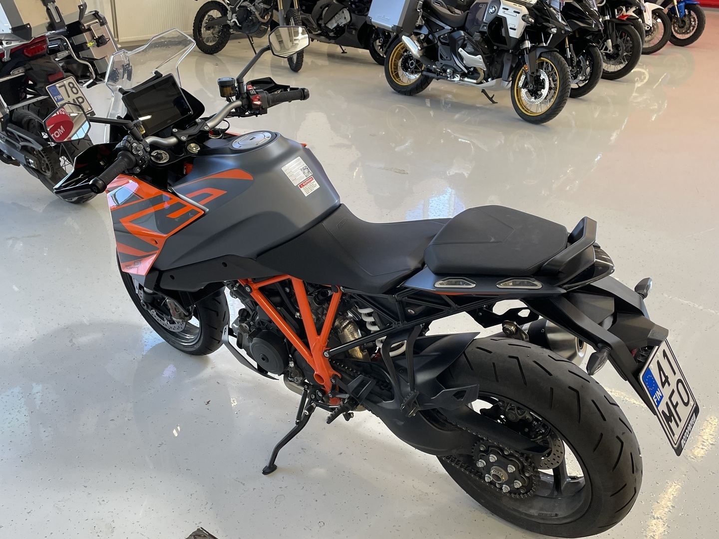 KTM - 1290 - Super Duke GT // Suomi-pyörä / Huoltokirja / Vakkari / MTC / MSR // - Moottoripyörä