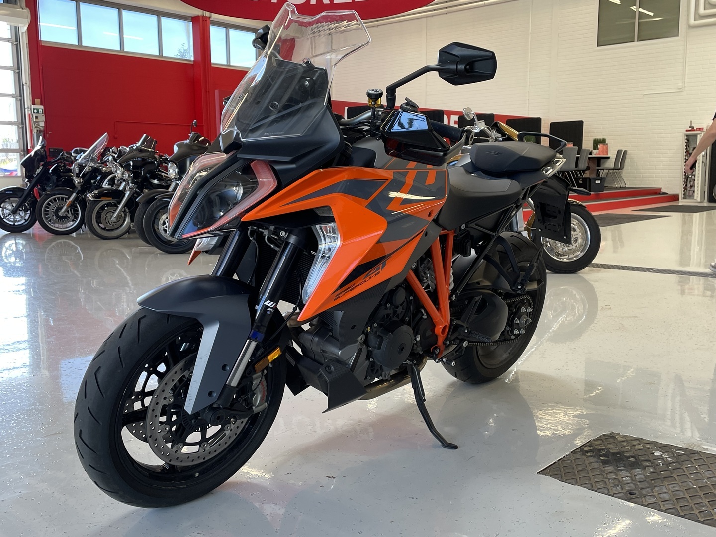 KTM - 1290 - Super Duke GT // Suomi-pyörä / Huoltokirja / Vakkari / MTC / MSR // - Moottoripyörä