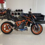 KTM - 1290 - Super Duke R // EVO / Akrapovic kokoputkisto / sähköalusta / Hiilikuitua - Moottoripyörä
