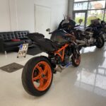 KTM - 1290 - Super Duke R // EVO / Akrapovic kokoputkisto / sähköalusta / Hiilikuitua - Moottoripyörä