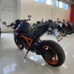 KTM - 1290 - Super Duke R // EVO / Akrapovic kokoputkisto / sähköalusta / Hiilikuitua - Moottoripyörä