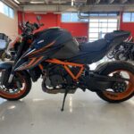 KTM - 1290 - Super Duke R // EVO / Akrapovic kokoputkisto / sähköalusta / Hiilikuitua - Moottoripyörä