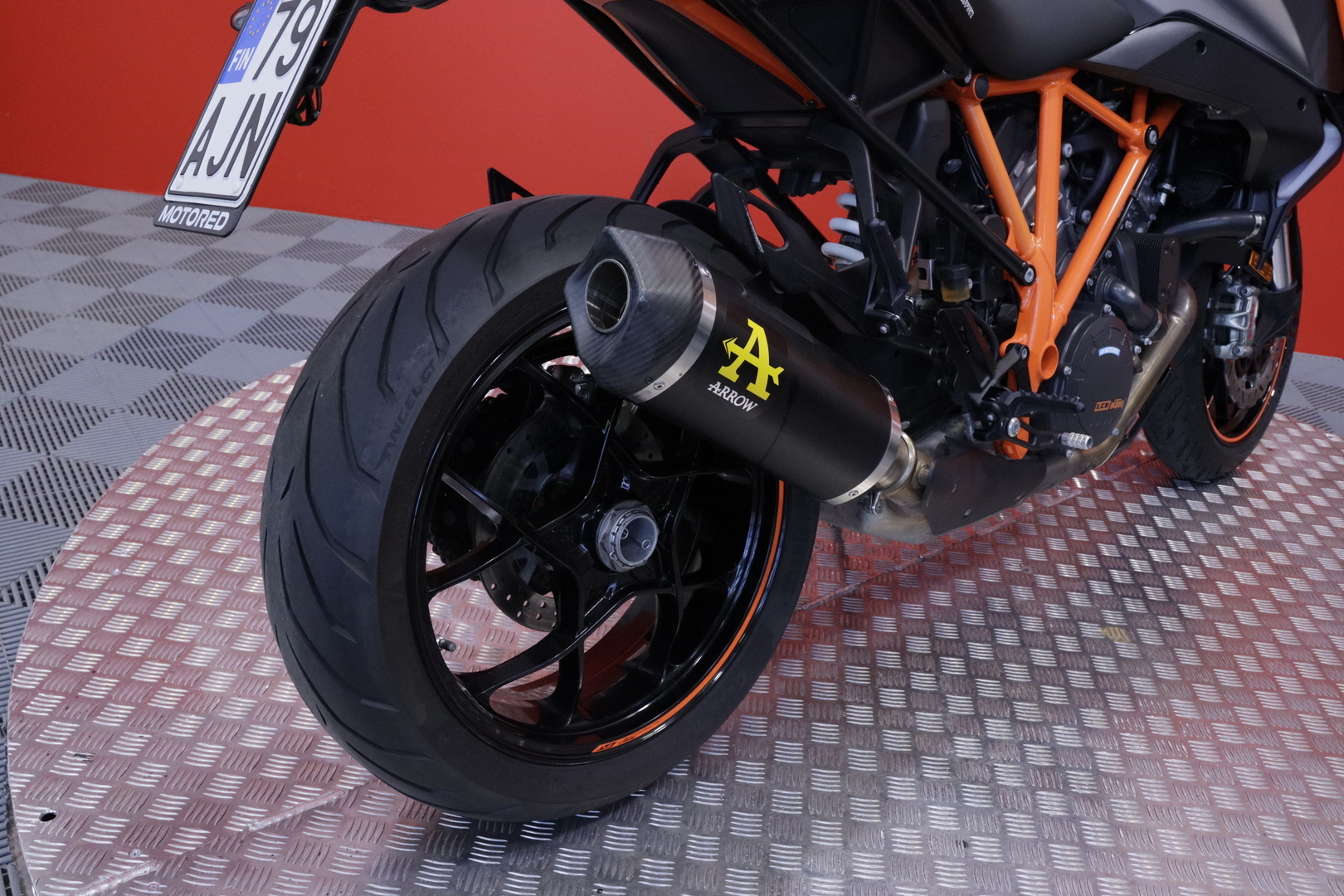 KTM - 1290 - Super Duke GT // Suomi-pyörä / Ajomodet / Arrow / Vakkari // - Moottoripyörä