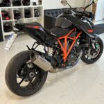 KTM - 1290 - Super Duke R // Juuri saapunut! / Akrapovic putkisto // - Moottoripyörä