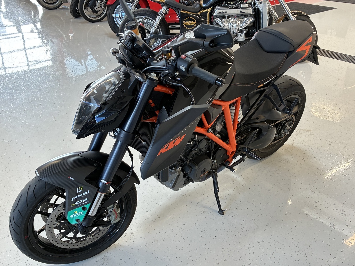 KTM - 1290 - Super Duke R // Juuri saapunut! / Akrapovic putkisto // - Moottoripyörä