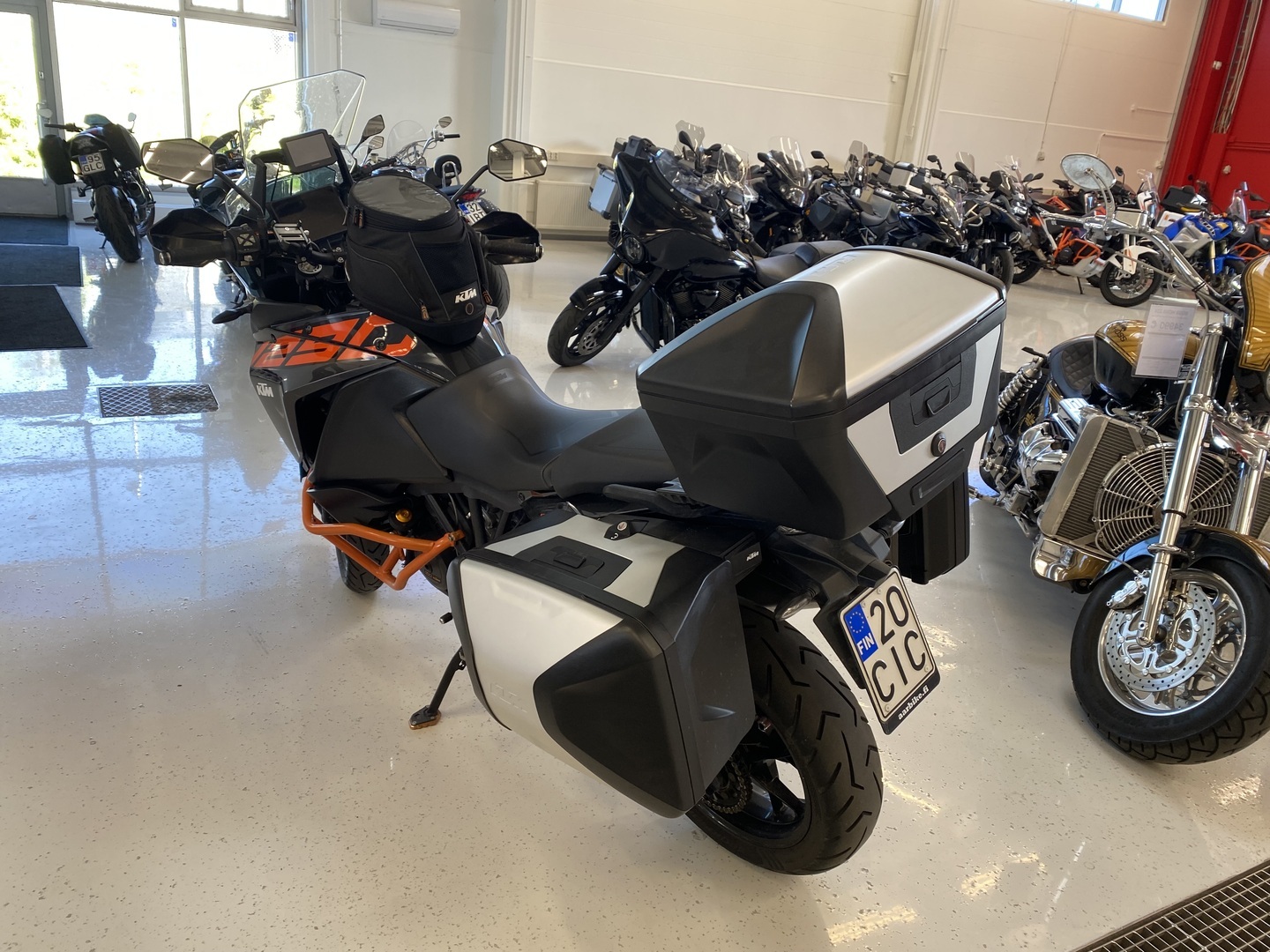 KTM - 1290 Super Adventure S - // Suomi-pyörä / Huoltokirja / Ajomodet / Vakkari / 4x Laukut / MTC / MSR / Damping / HHC // - Moottoripyörä
