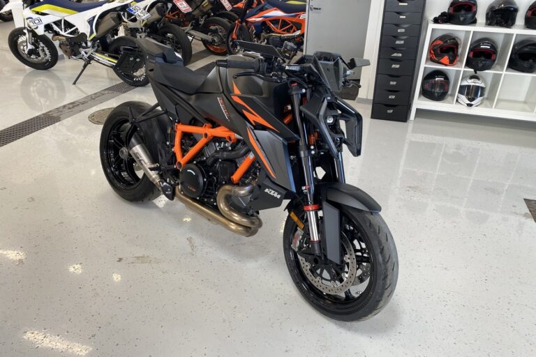 KTM - 1390 Super Duke R - // Suomi-pyörä / Quickshifter+ / Ajo-modet / ABS / SC-Project // - Moottoripyörä