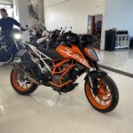 KTM - 390 - Duke // Juuri saapunut / Akrapovic / Kaatumaraudat / Sivulaukut // - Moottoripyörä