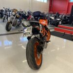 KTM - 390 - Duke // Juuri saapunut / Akrapovic / Kaatumaraudat / Sivulaukut // - Moottoripyörä