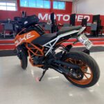 KTM - 390 - Duke // Juuri saapunut / Akrapovic / Kaatumaraudat / Sivulaukut // - Moottoripyörä